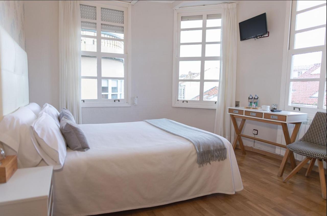 Hostal Zahara Ferrol Extérieur photo