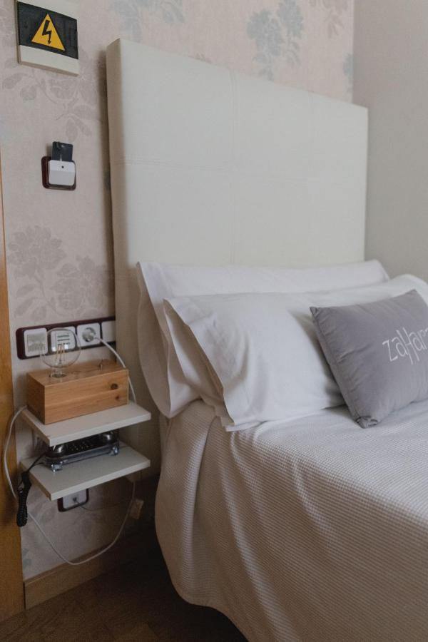 Hostal Zahara Ferrol Extérieur photo