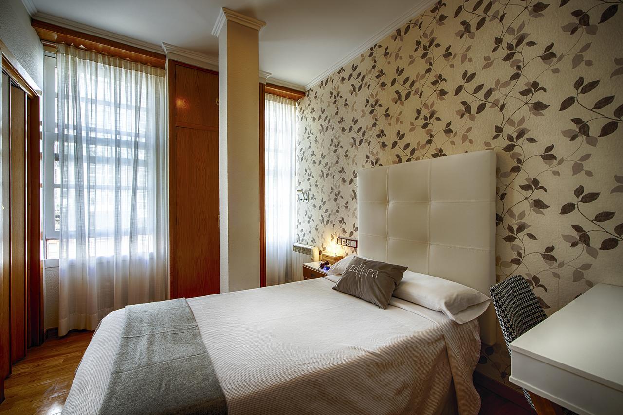Hostal Zahara Ferrol Extérieur photo