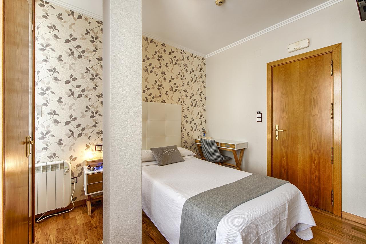 Hostal Zahara Ferrol Extérieur photo